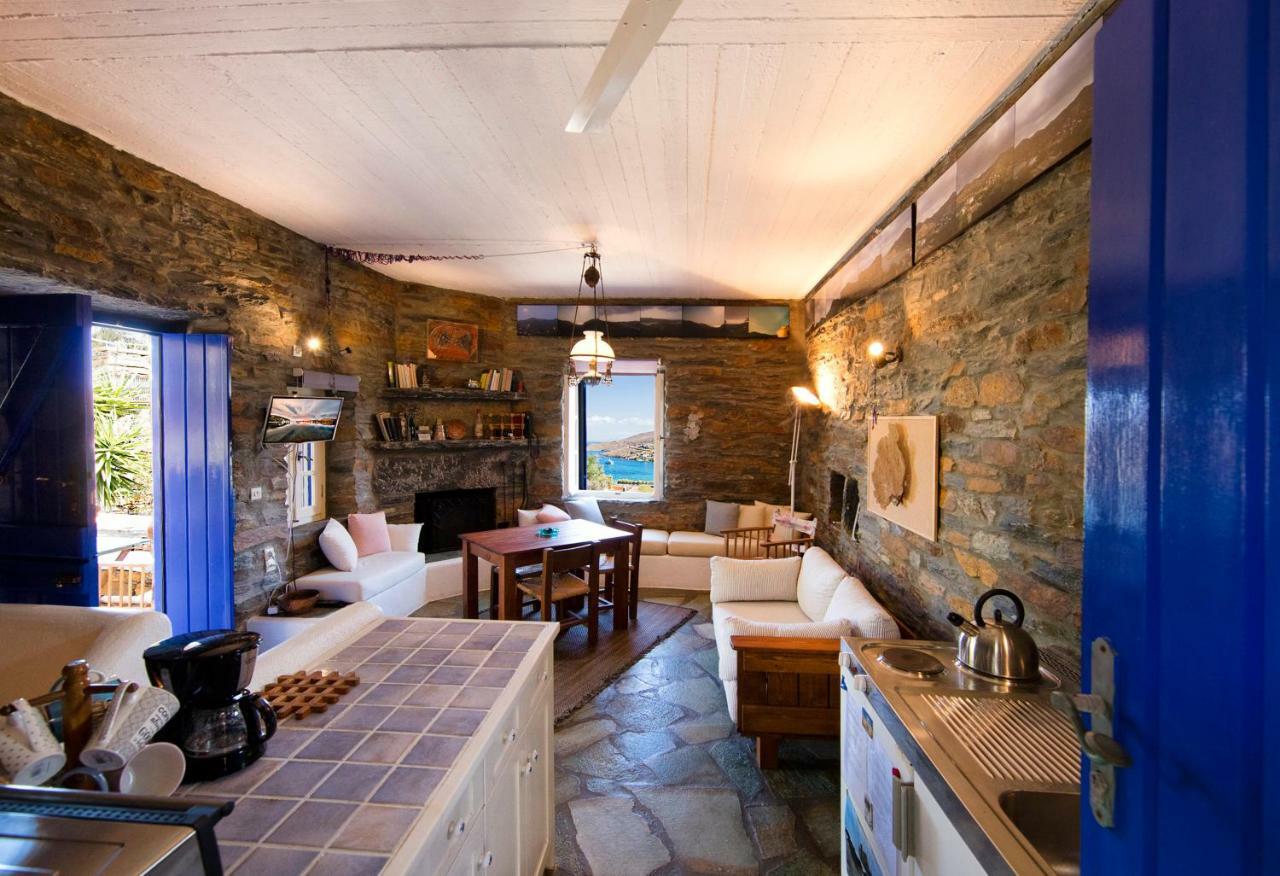 Villa Stone House With A Magical View à Otziás Extérieur photo